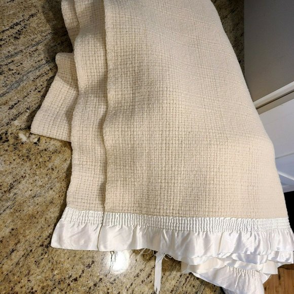 Onkaparinga Bedding Vtg Onkaparinga Merino Wool Blanket Satin Trim 85x75 Doubl Cream Waffle